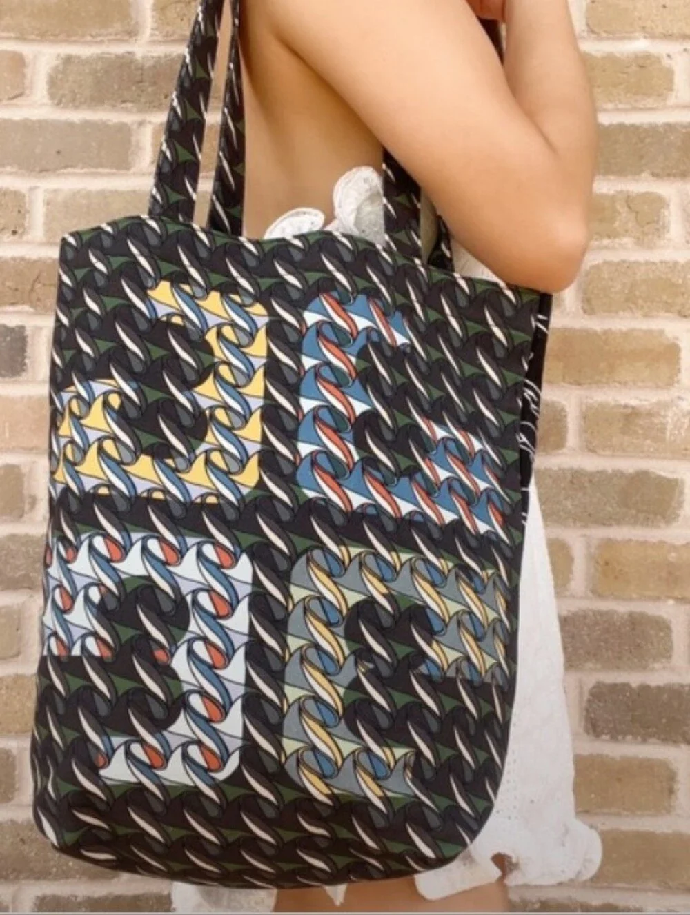 Tory Burch-Swan 🦢Ribbon Abstract Geometric Canvas Tote Bag 🖤